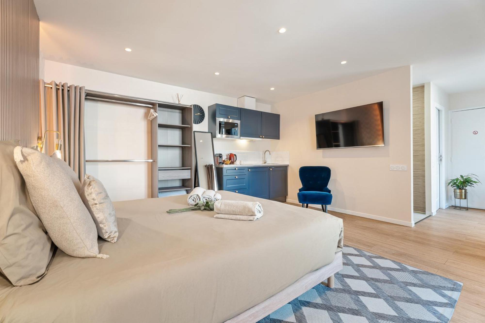 Nice Renting - Love Room Massena - Luxe Room - Jacuzzi - Terrace - King Bed - Ac Exteriér fotografie