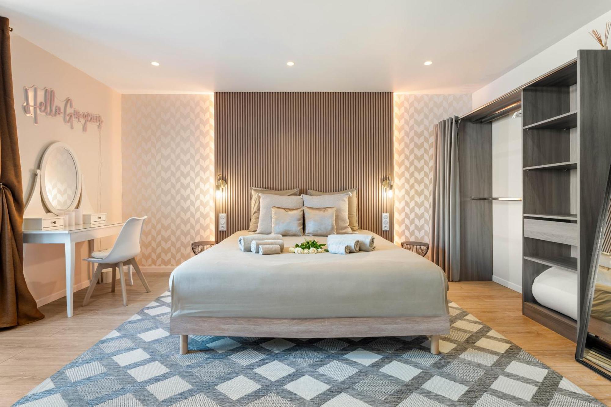 Nice Renting - Love Room Massena - Luxe Room - Jacuzzi - Terrace - King Bed - Ac Exteriér fotografie