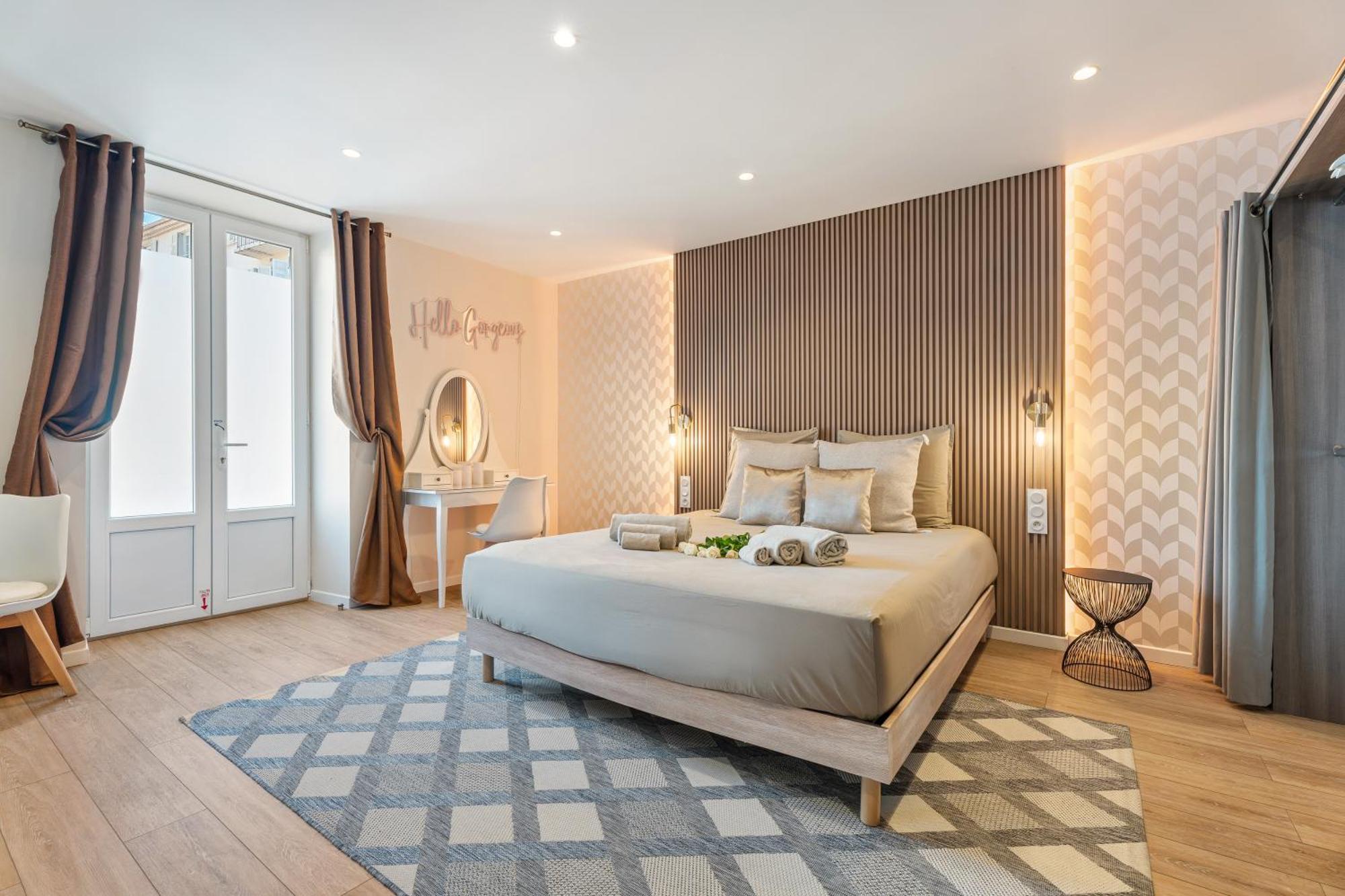 Nice Renting - Love Room Massena - Luxe Room - Jacuzzi - Terrace - King Bed - Ac Exteriér fotografie